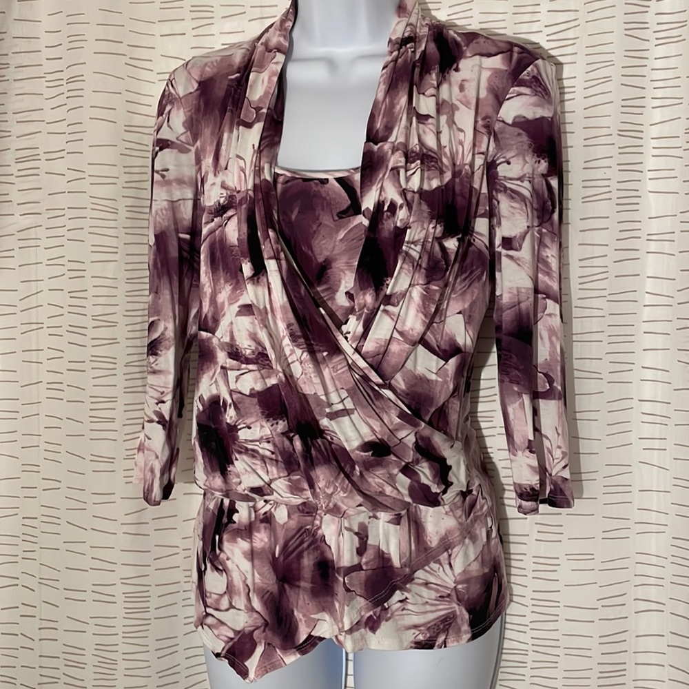 Jennifer Lopez purple floral 3/4 sleeve  top